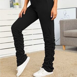 Black Scrunched Stacked Pants NEVER WORN Size XS
Great Condition